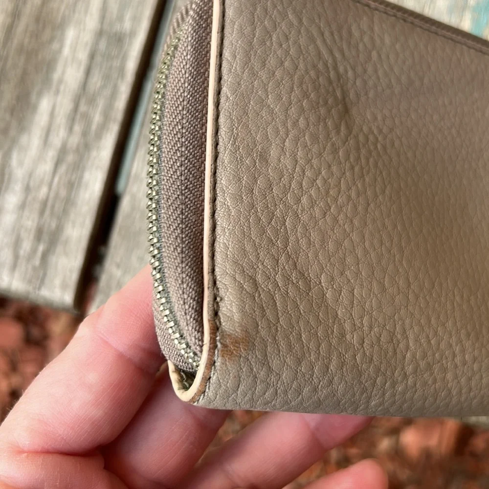 TORY BURCH Zip Wallet in Textured Leather (Light Oak) w/Double Logo~pls read!